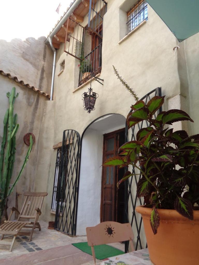 Oliva Courtyard Guesthouse Kültér fotó