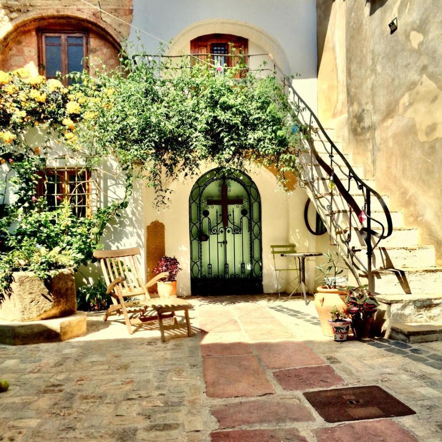 Oliva Courtyard Guesthouse Kültér fotó