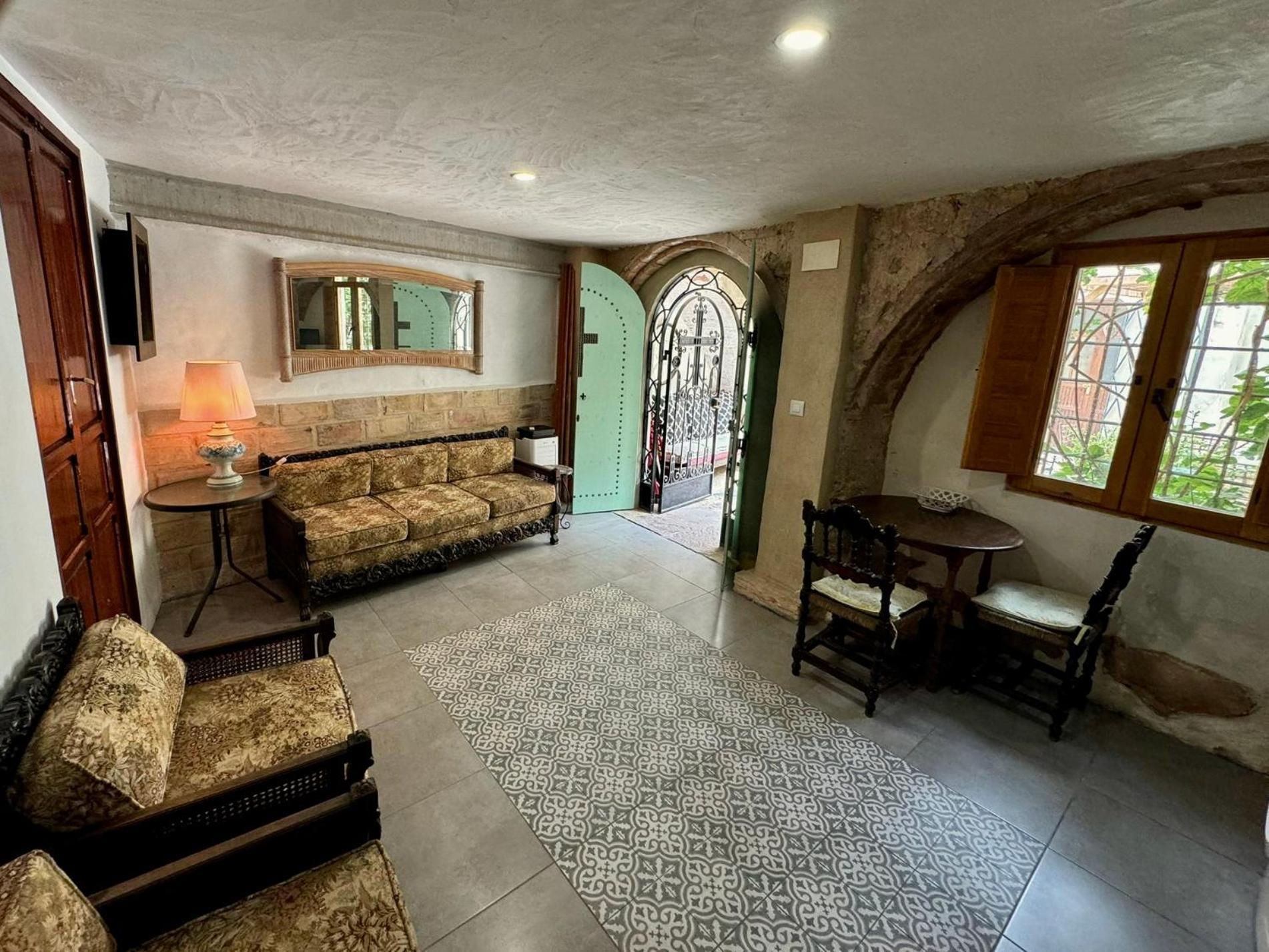 Oliva Courtyard Guesthouse Kültér fotó